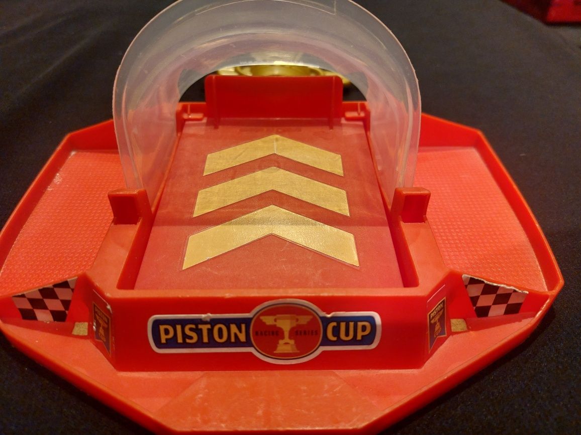 podium piston cup mcqeen