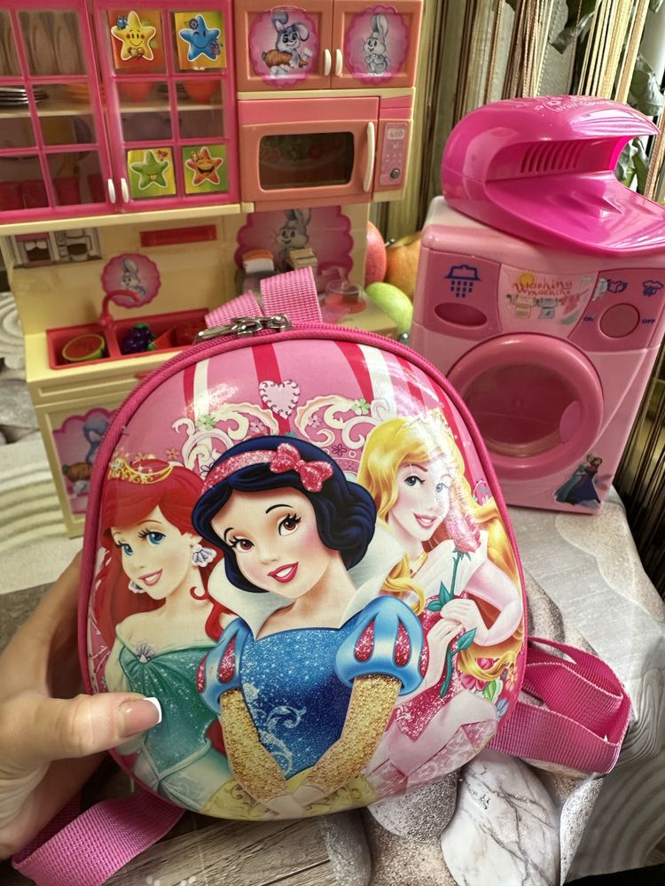 Іграшки для дівчинки