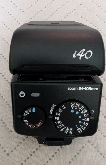 NIKON D7000+NIKOR 18-105 + NIKOR 35mn+NISSIN i40+ Gratisy