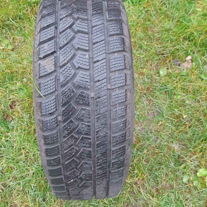 Sprzedam opony zimowe z felgami stalowymi