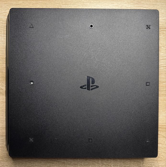 Игровая приставка консоль Sony PlayStation PS4 Pro 1tb без геймпада