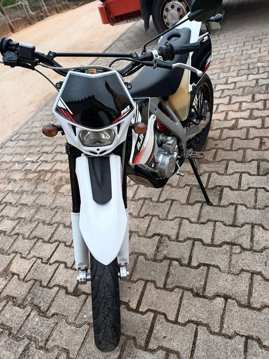 AJP 125 Supermotard