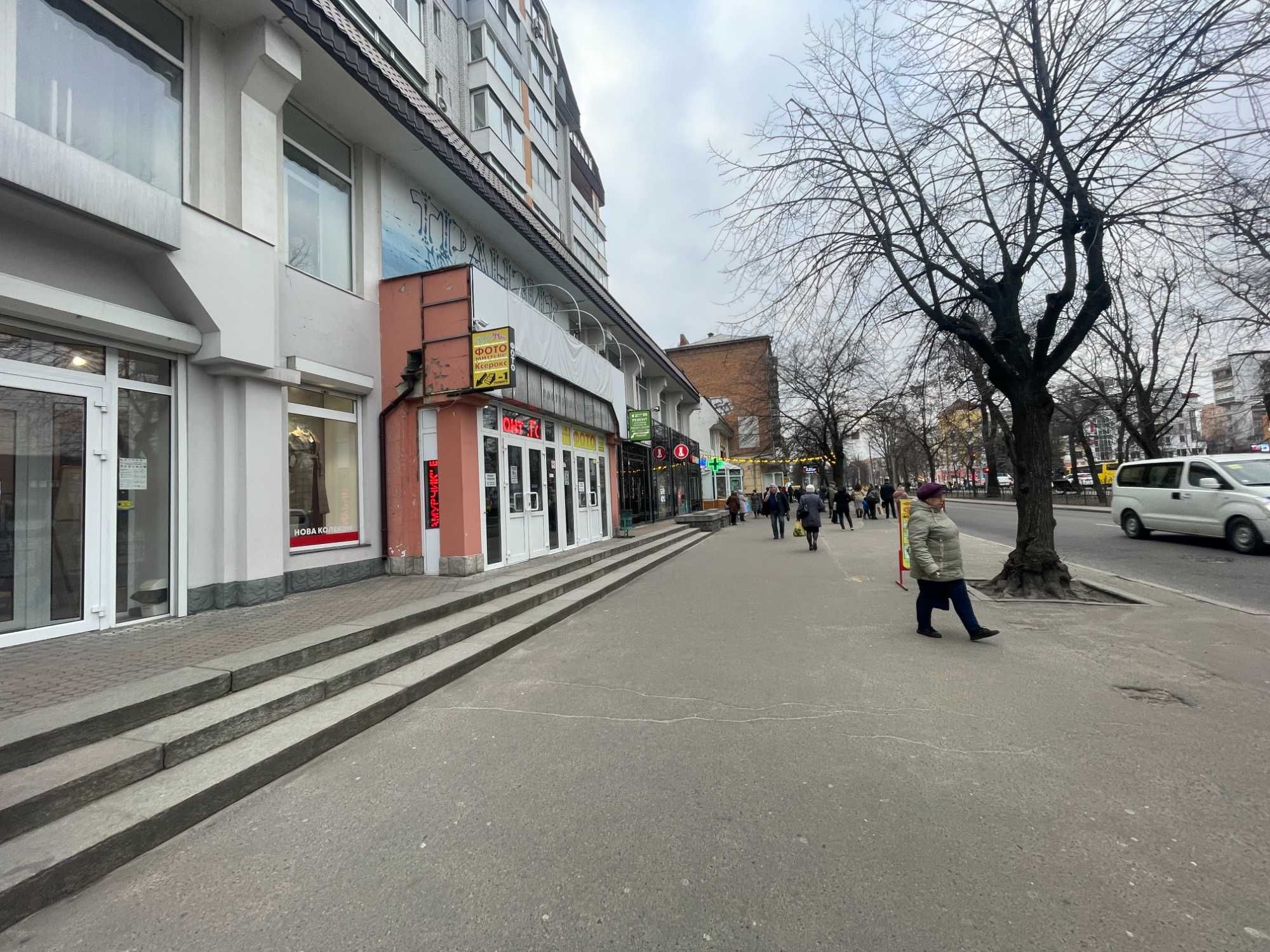 Фасадне приміщення в центрі по бул. Шевченка