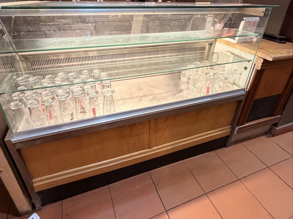 Bancada refrigeradora com montra