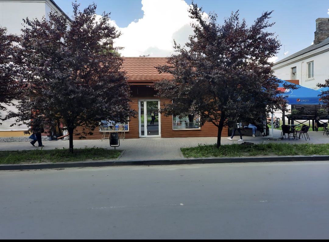 Здам   в оренду комерційне  приміщення в   центрі міста Костопіль..