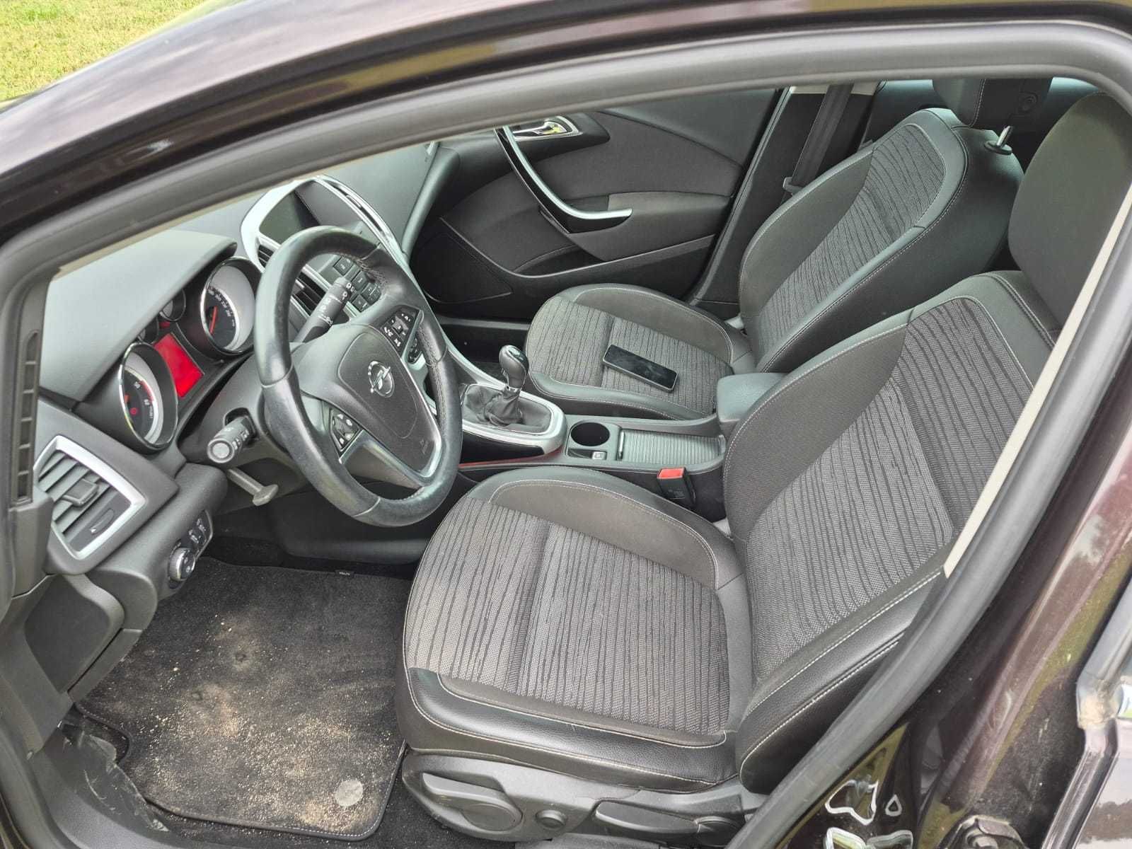 Ładny Opel Astra J, 1.7D. Klima, Navi, kamera itp.z Niemiec. 179tyś km