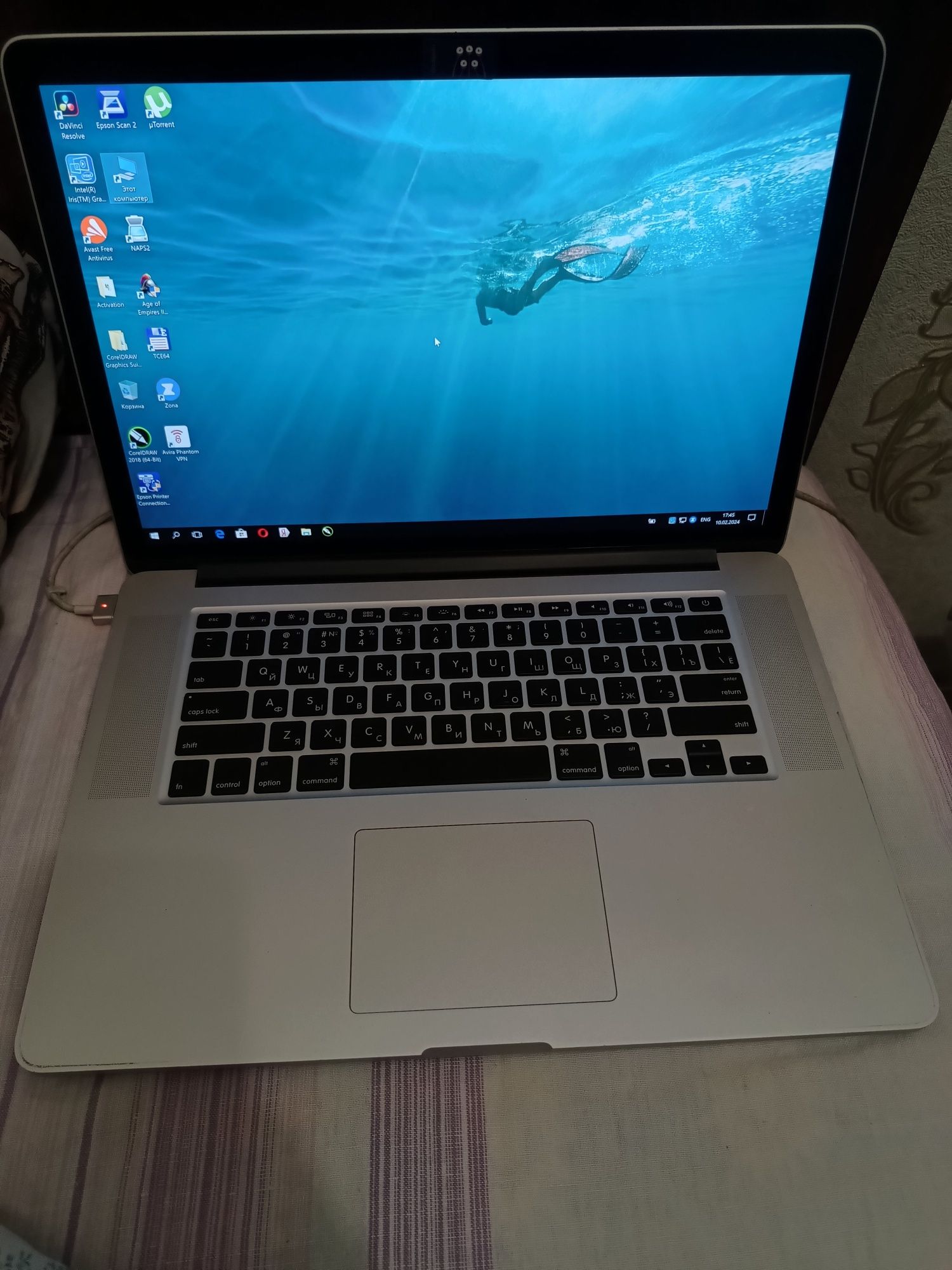 MacBook Pro 16/256/i7