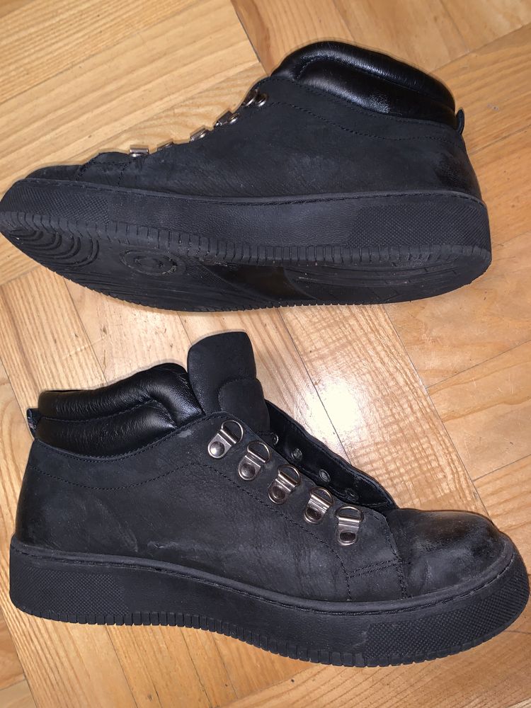 Buty ze skóry naturalnej rozm 39
