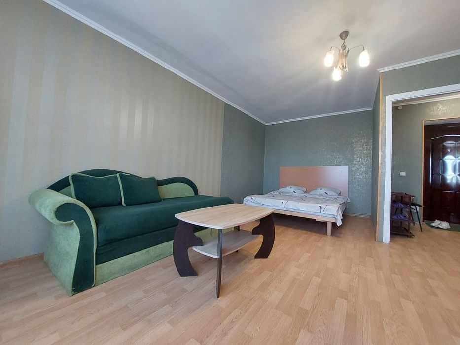 Бюджетна квартира в районі готелю Лучеськ( Відродження)