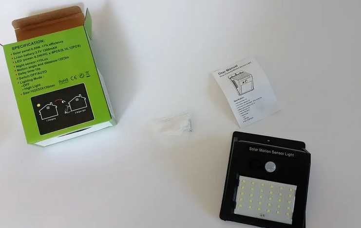 Фасадний Навісний світильник ліхтар з датчиком руху і сонячною панеллю