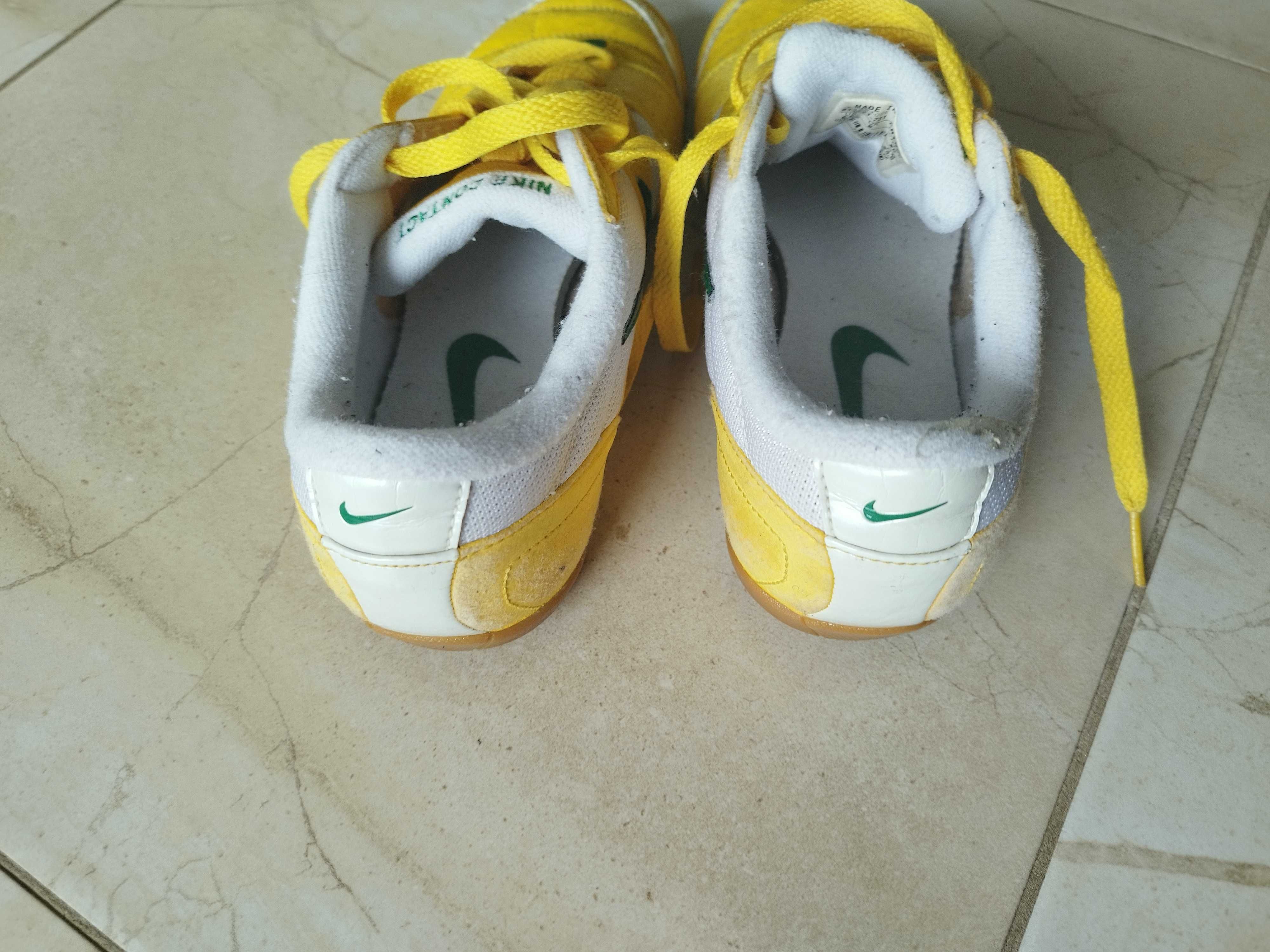 buty sportowe NIKE 39 (24,5CM)