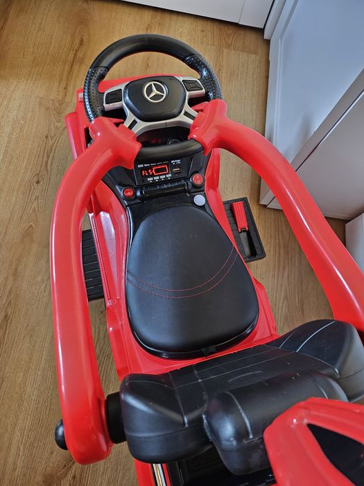 Auto na akumulator odpychacz jeździk  Mercedes AMG