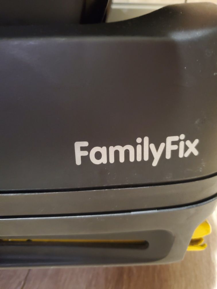 Автокрісло Maxi-Cosi CabrioFix 0+ з базою FamilyFix