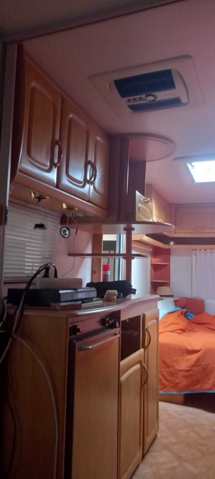 Caravana com avançado