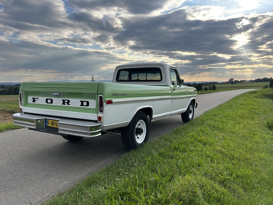 Ford F250 custom sport