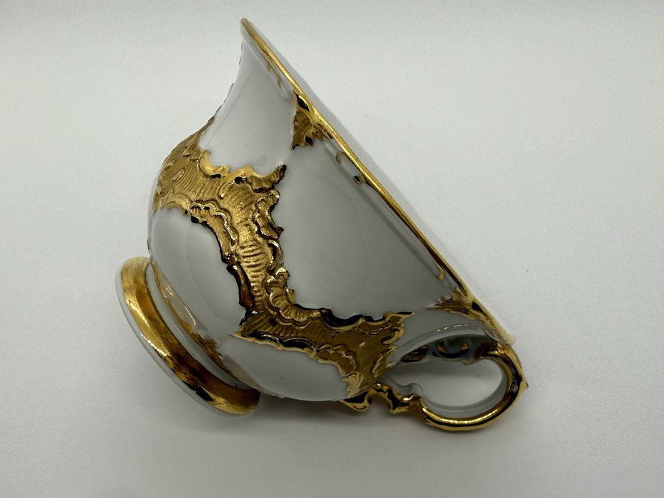 Miśnia / Meissen elegancka filiżanka bogato złocona wzór B-Form