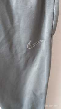 Nike spodnie dresowe S