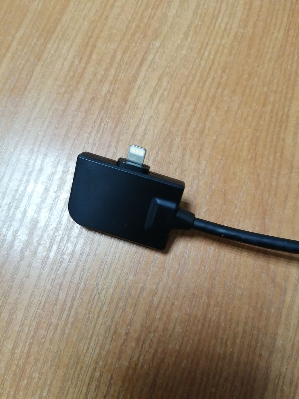 Адаптер VAG (5N0 035 554 J) - кабель iPhone media