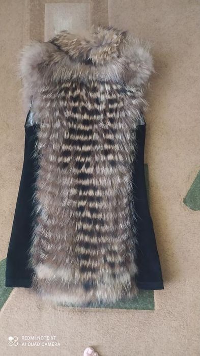 Метелица натуральная меховая жилетка жилет хутряна енот хс розмір