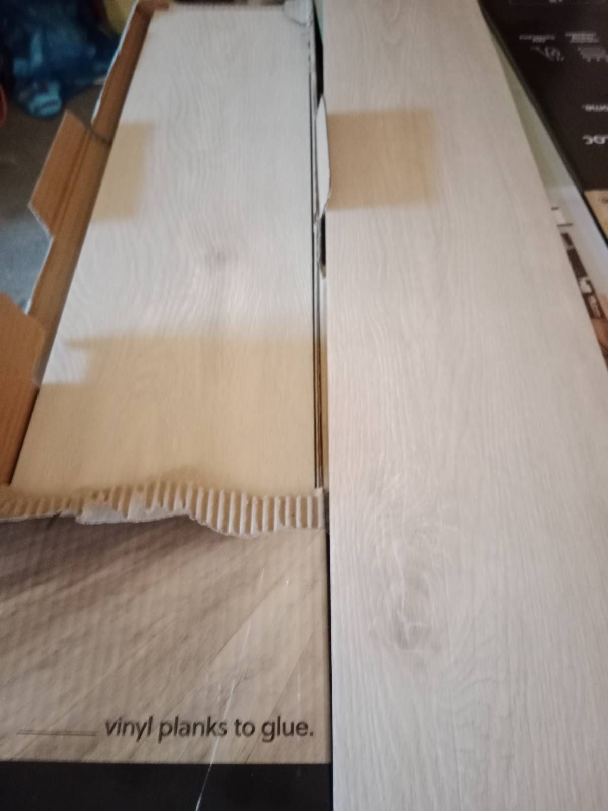 Panele winylowe  BERRY ALLOC 2mm do klejenia, 70 m2
