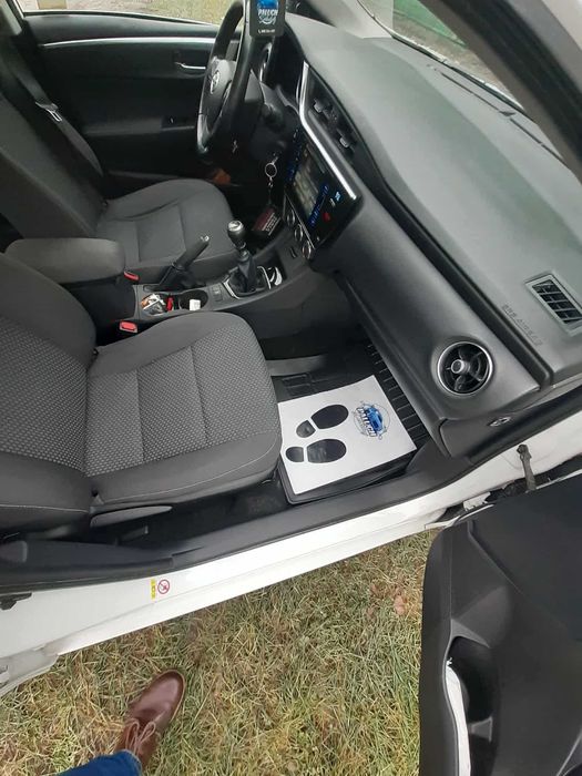 Toyota Corolla 1,6 sedan 2019r. GAZ+PB; pierwszy właściciel