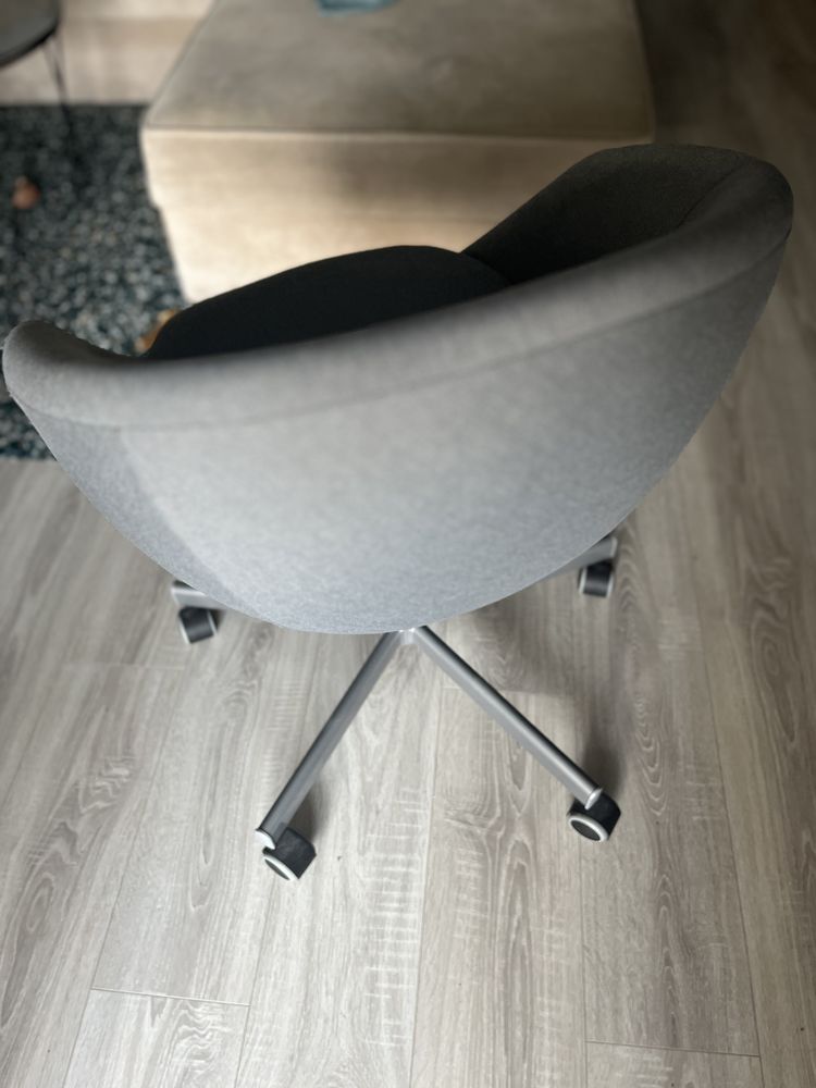 Krzeslo obrotowe SKRUVSTA Ikea