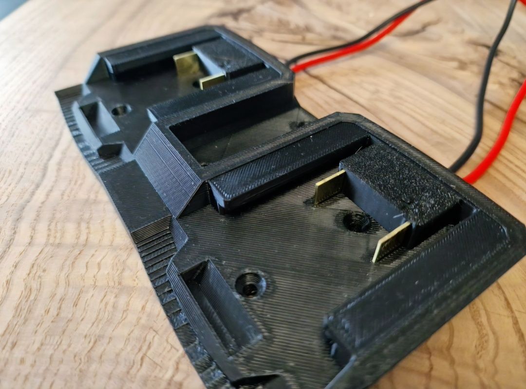 Adapter Parkside na dwa akumulatory Podwójny