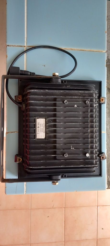 Led solar com painel
