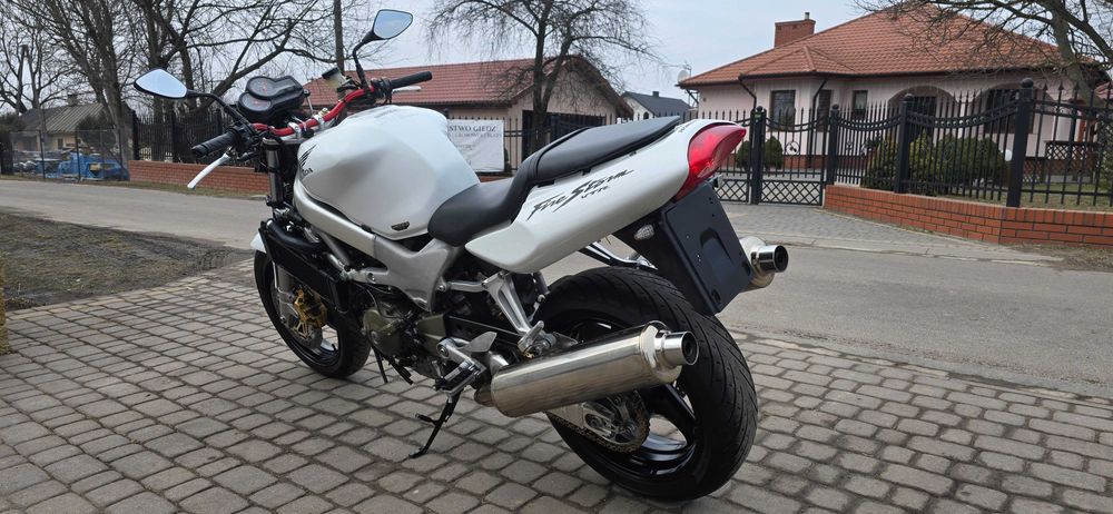 Motocykl Honda VTR 1000 F Firestorm ! 2003r ! 35 tys km! Naked!Niemcy!