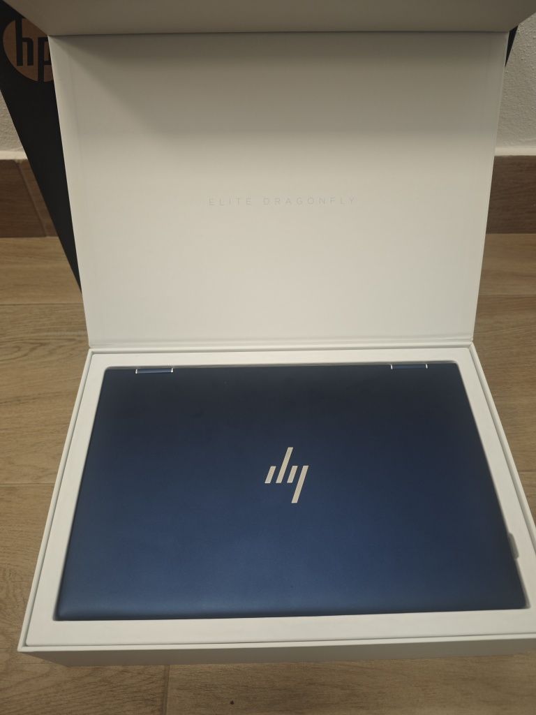 Portátil HP Dragonfly i5-8265U