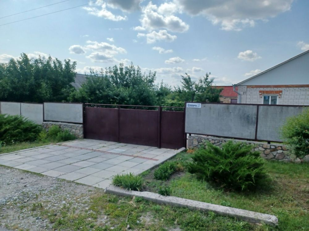 Будинок з ділянкою в м. Миронівка, Київська область