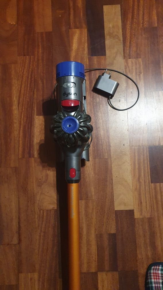 Odkurzacz pionowy Dyson V8