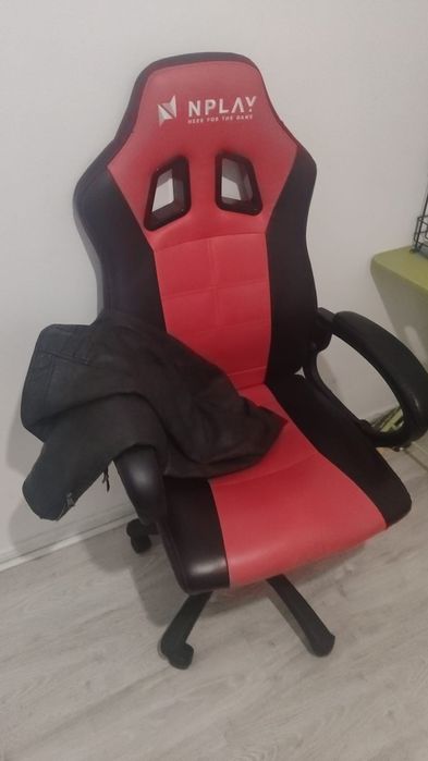 Cadeira gaming quase nova