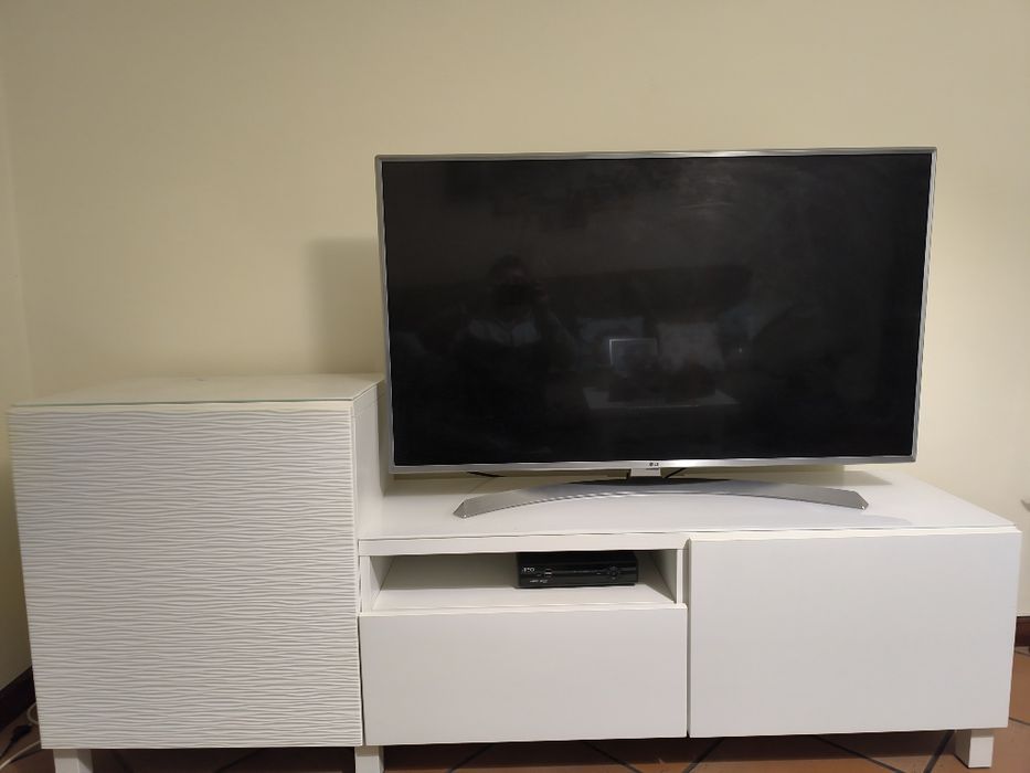 Móvel de Sala + Televisão LG