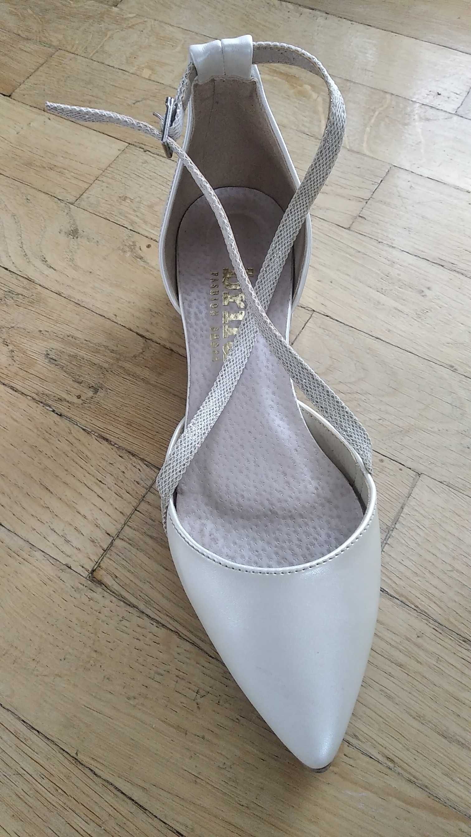 Buty ślubne brilu