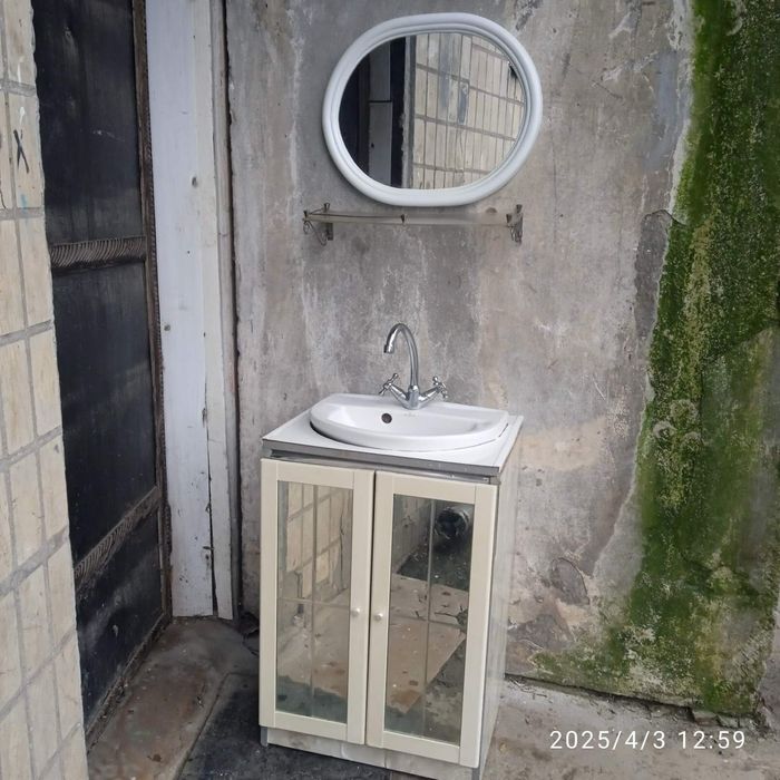 Тумба с мойкой , раковина