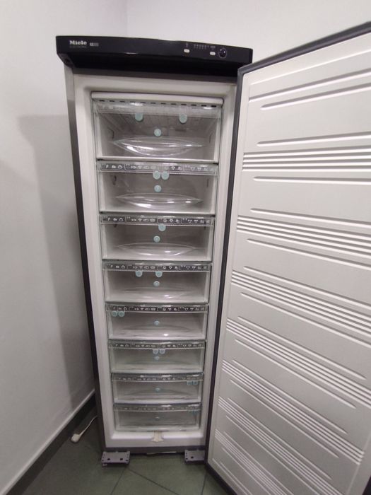 Холодильник і морозильна камера Miele