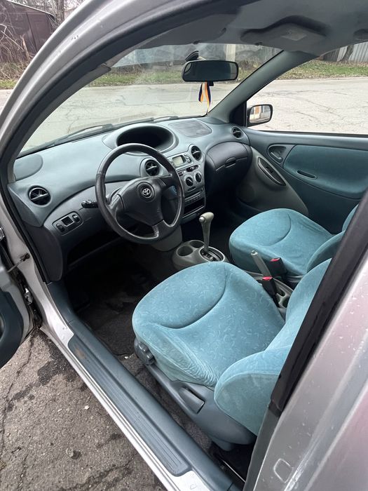 TOYOTA Yaris 2000г 1.3 бенз VVT-I Автомат Переоформление