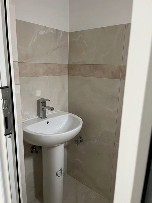 Комерційне приміщення в центрі міста Рахів.