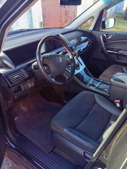 Продам Honda Elysion