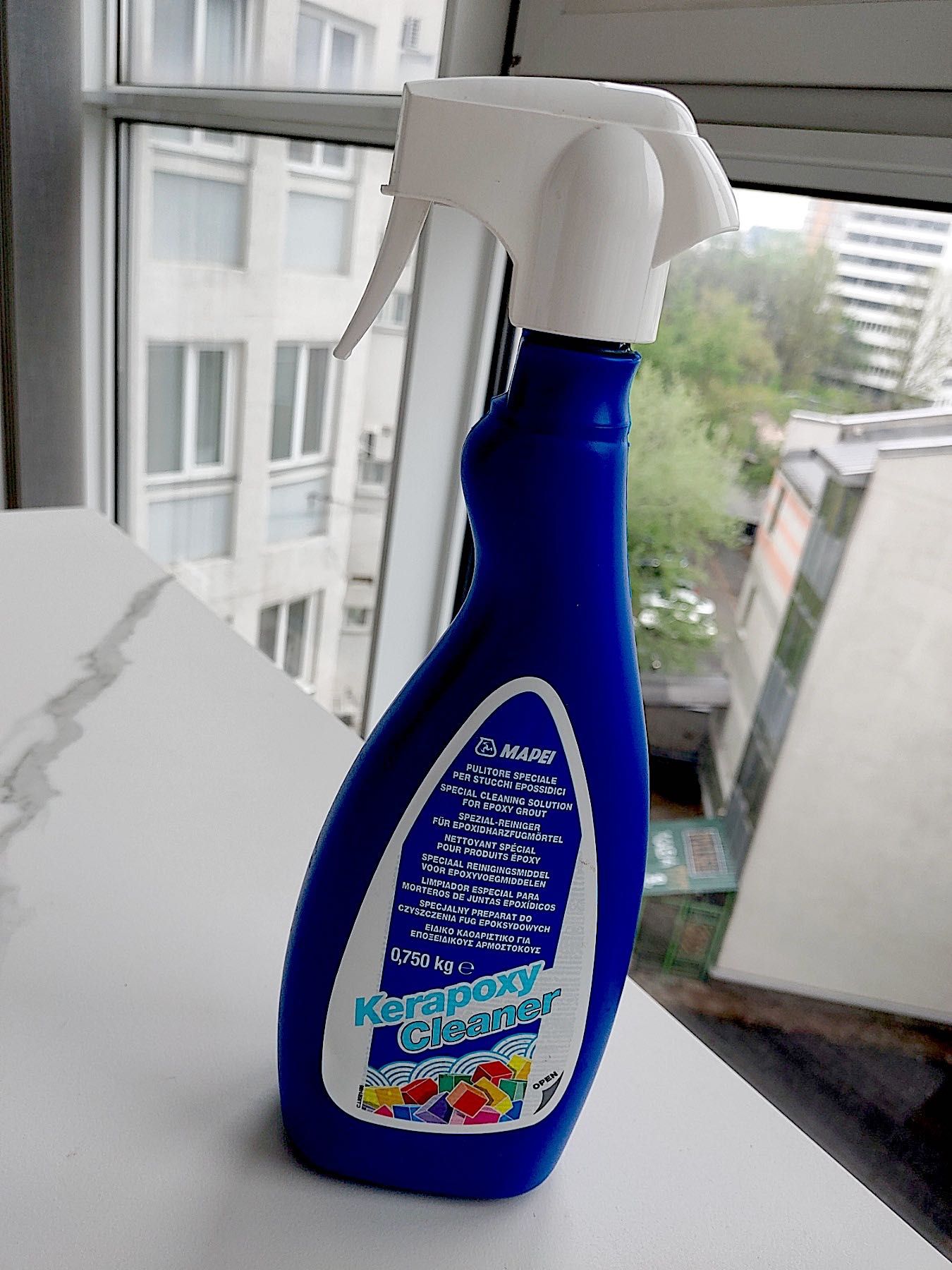 Mapei Kerapoxy Cleaner для удаления эпоксидной затирки. Италия.