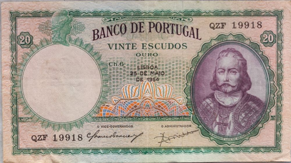 Notas antigas em bom estado