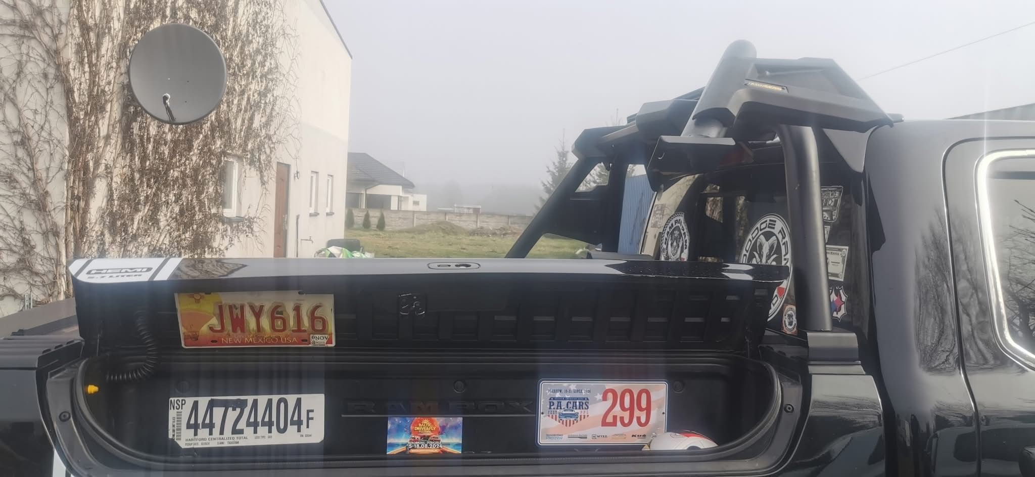 Orurowanie paki chrom Hamar roll bar Rambar Dodge RAM 1500 z RAMBOX