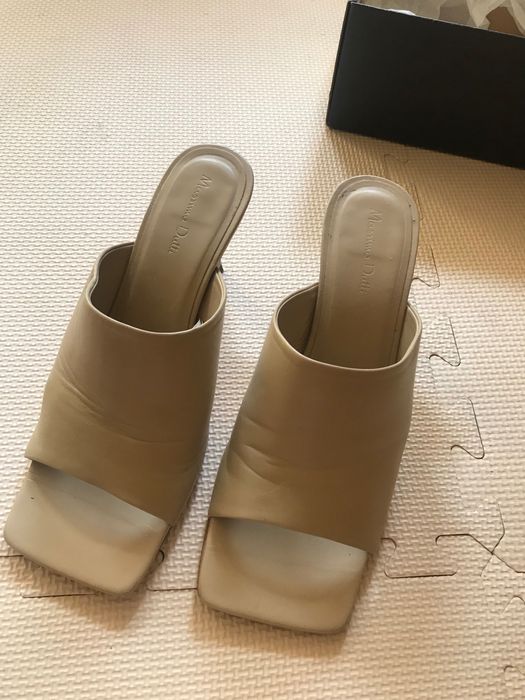 Massimo Dutti klapki szpilki beżowe 38