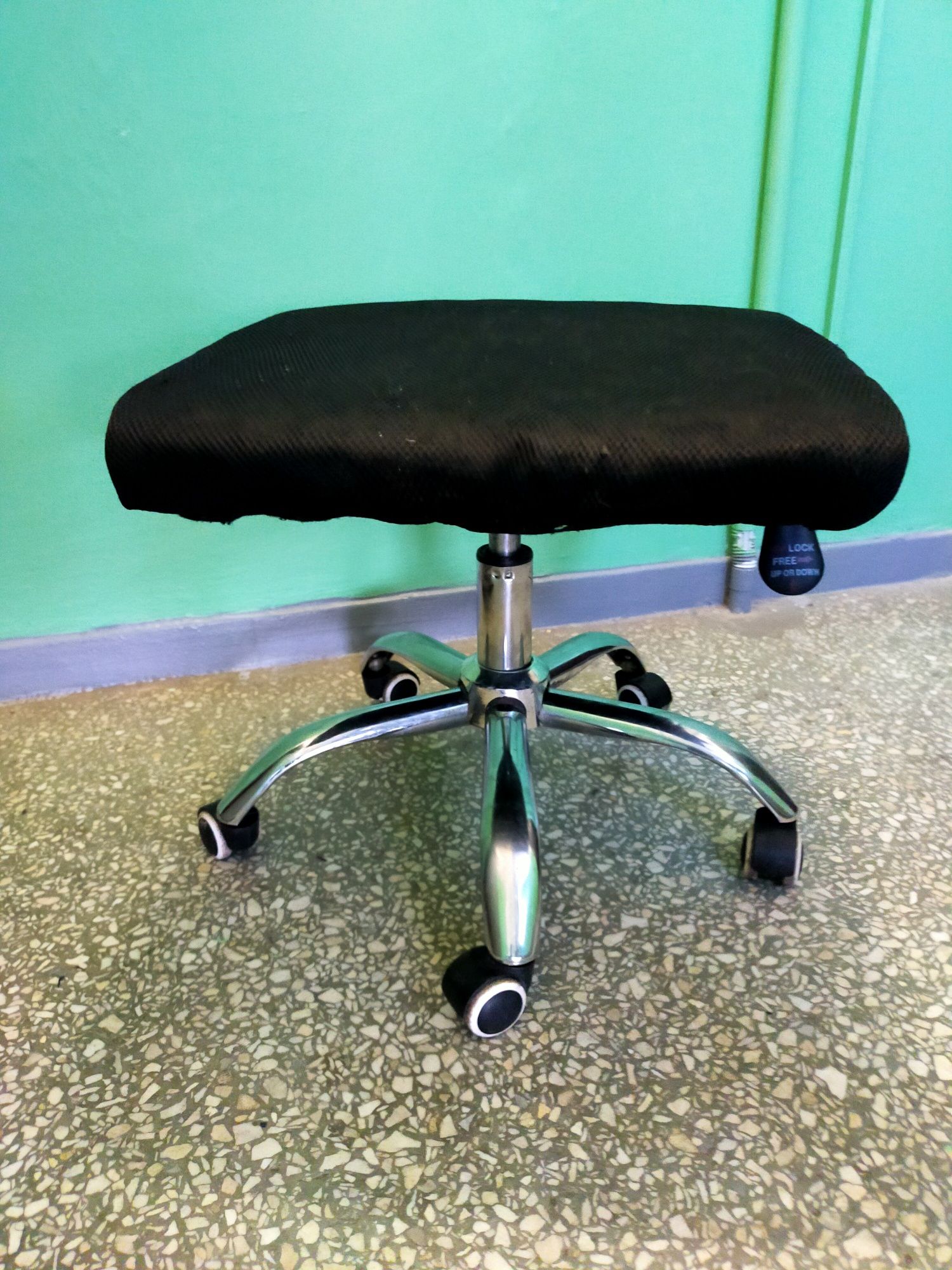 Fotel taboret obrotowe