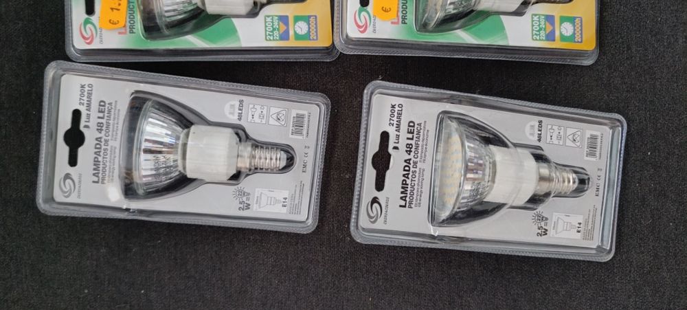 4 lâmpadas 48 LED's cada. Novas