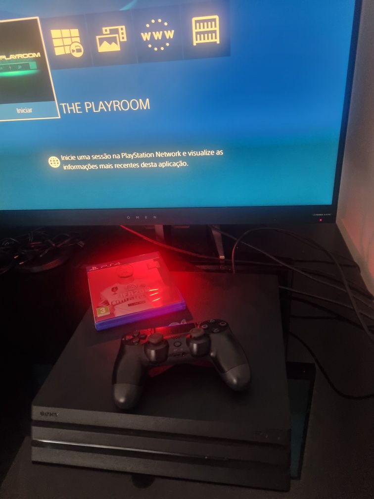 Ps4 Pro 4K 1Tb  + comando + jogo  - Pode ser testada  !!
