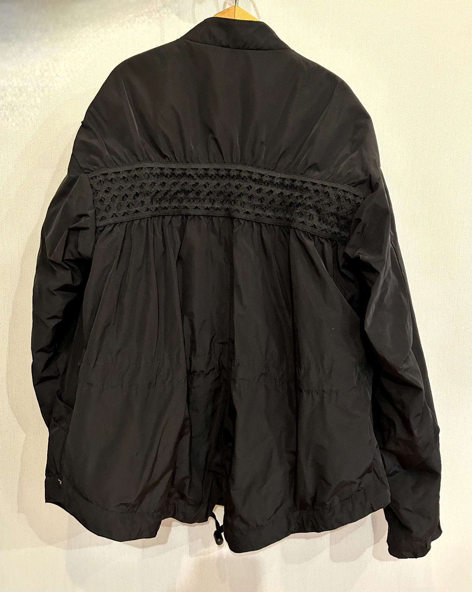 Куртка чорного кольору imperial, s