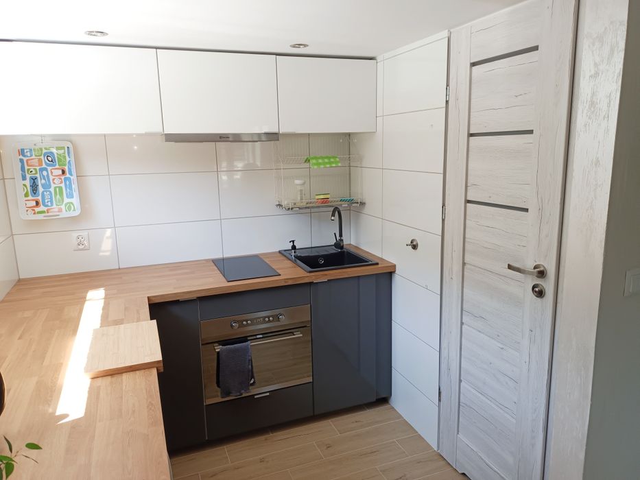 Kawalerka z osobnym wejściem,wszystko w cenie. 32m2 po remoncie