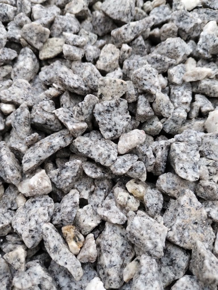 Grys granitowy rudy lis żwir płukany wilcze oczy do ogrodu drenaży odw